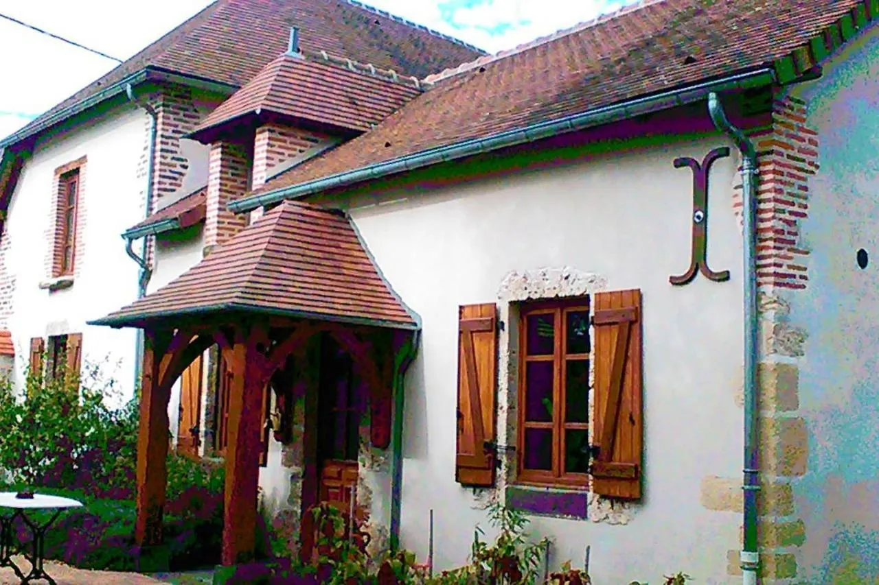 Holiday home Maison Charmante A Montoldre + Jardin